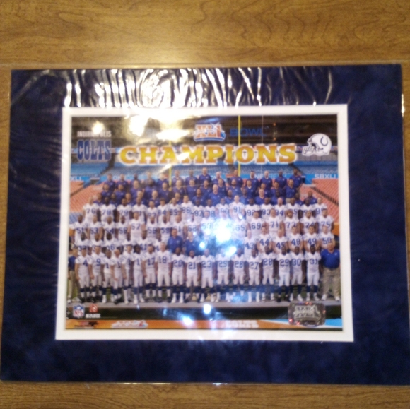 Indianapolis Colts Super Bowl XLI Other - Indianapolis Colts Super Bowl XLI 8X10 Licensed Photo In 11X14 Blue Matted Frame